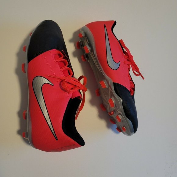 Nike Phantom Soccer Cleats - Picture 6 of 9